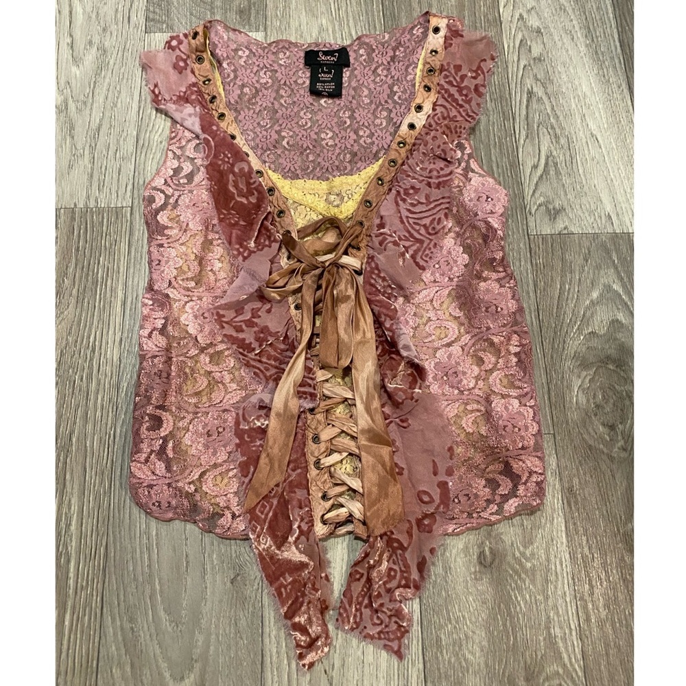 Seven Express Lace Top - Y2K - (Large but really small!)